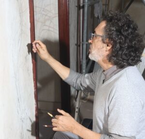 Rafael Dussan Mejía en su estudio